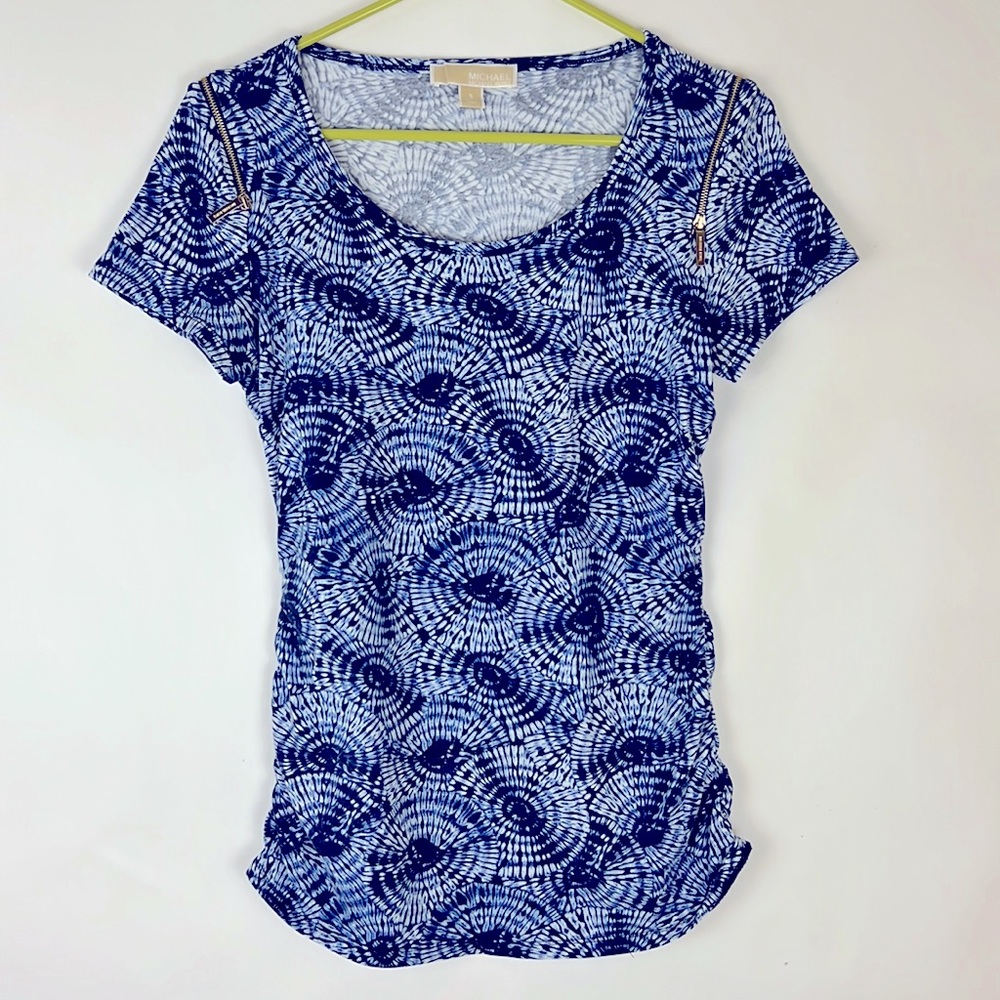 MICHAEL KORS shortsleeve tie dye circles blue and white top zippered sho…